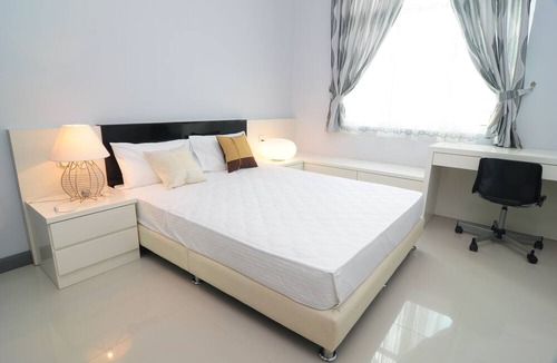 Kampung Alor Akar Apartment | D'Embassy Serviced Residence Suites