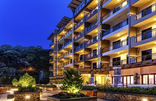 Baguio Apartment | Serene Premier Cozy Condo with Balcony, 2BR Parking Outlook Drive Baguio