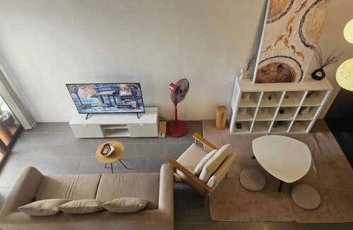 Brickfields Apartment | Four Season Suite EST Bangsar, Dazzling Patio with Wide City view, Family 6 pax
