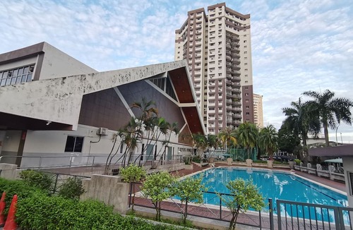 Pandan Dalam Condo | Pool View Suite