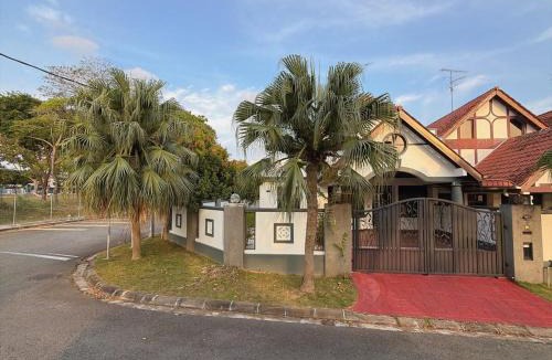 Taman Rinting House | C06 Villa Rinting 1 Double Story Corner Homestay