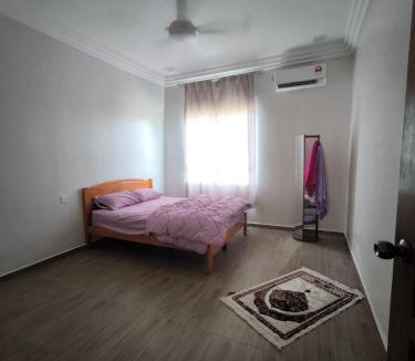 Batu Buruk House | Homestay Hasanah Indah Residence Central Town