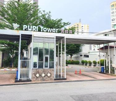 Baru Puchong House | Puri Tower Master Bed Room Private Toilet Bathroom