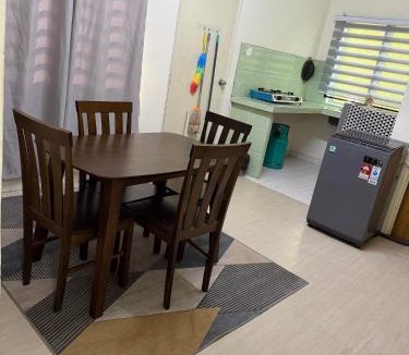Paka House | Homestay Bajet Kg Telaga Mas Paka Full-AC WiFi-Netflix