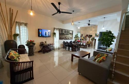 Hulu Selangor House | Relax & Enjoy Garden Homestay