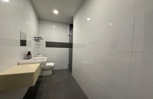 Happy Garden Apartment | Arte Kuchai Lama by Manhattan