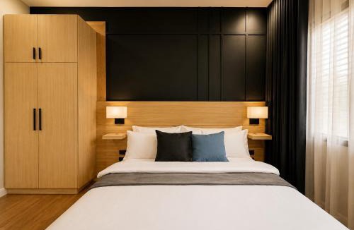 San Antonio Villa | Muji Townhouse l Makati CBD Near Greenbelt