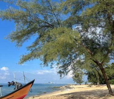 Setiu House | Nourah Homestay Penarik Beach Setiu