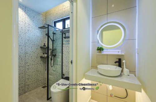 Taman Kota Laksamana House | Jonker Street Swimming Pool with Karaoke Villa - Not Only Stay