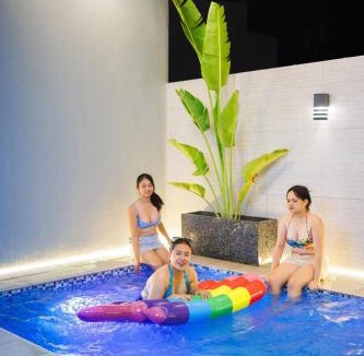Angeles City Villa | 5-BR Private Luxury Villa in Angeles City with Pool