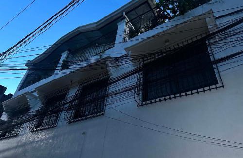 Las Pinas Hostel | Flutera Bedspace Rental