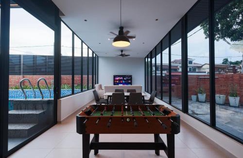 Bukit Gong House | Melaka Private Pool Party Home 11pax 3BR