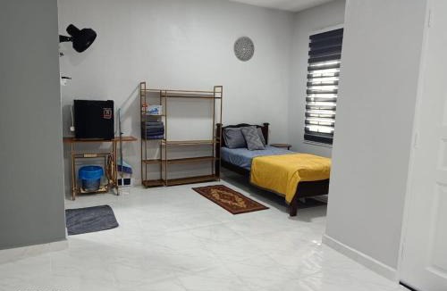 Pasir Puteh House | Little Misha Stay - Misha Havén