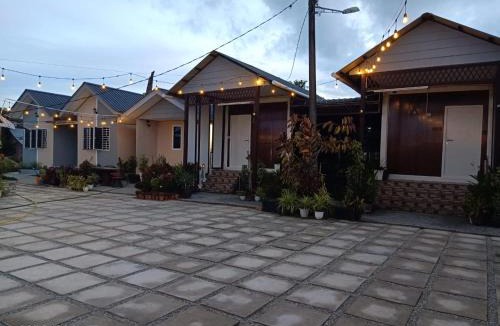 Pasir Puteh House | Little Misha Stay - Misha Havén