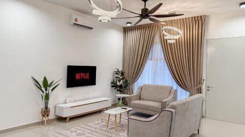 Port Dickson House | Family Friendly 4BR Landed Home 10 Pax Free Netflix WiFi
