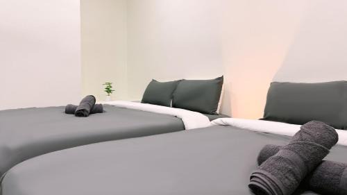 Taman Seri Gombak House | Batu Caves Landed Home for 10 Pax with Free WiFi & Netflix