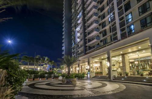 Highway Hills Apartment | New Scandi at Flair ST-2BR w Balcony, Pool, Parking