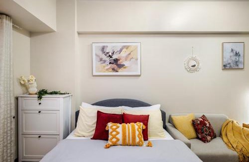 Bacolor Apartment | Chelsea ParkPlace Cozy 1BR Suite Amenity Floor Workcation-ready