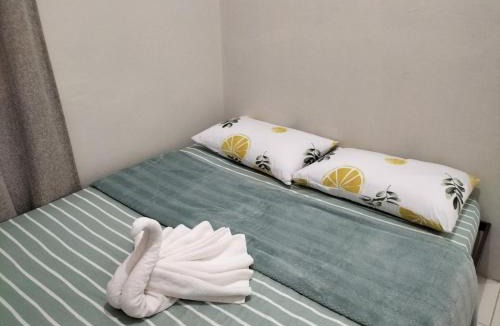Mandaue House | Corner Bungalow House with Parking 4-10 Pax