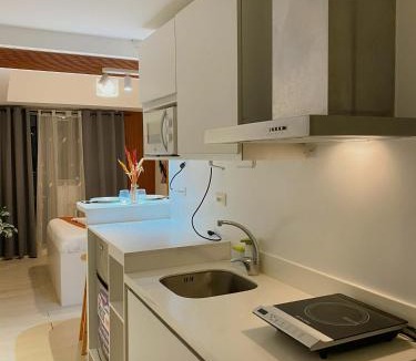 San Fernando Hotel | Lotuz Staycation at Azure North