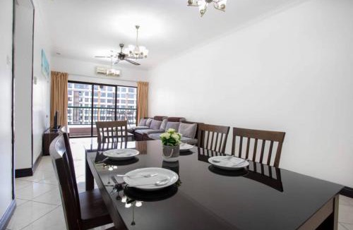 Downtown Kota Kinabalu Apartment | Marina Court Resort-2Bedroom 2Bathroom 1 Free Parking Free Access To 2 Big Pool
