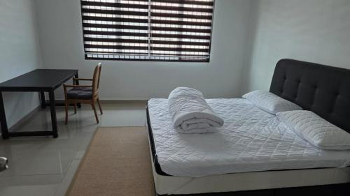 Bukit Kuin Satu Apartment | RuangWaktu Family 4BR- Private Kids Pool IM18
