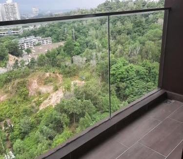Kota Kinabalu Apartment | KK Mas Homestay - Mountain View with balcony