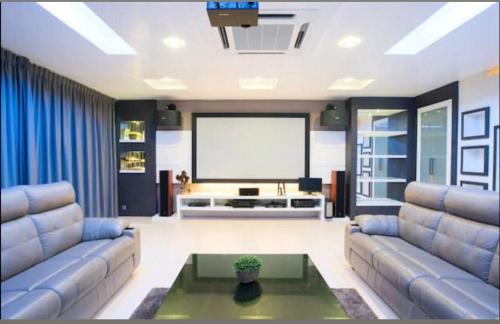 Tambun Villa | Palm Breeze Pool Villa by Verve