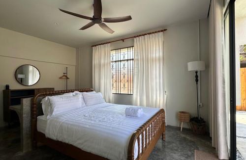 Kampung Aur Villa | Senara Villa - Nearby the beach
