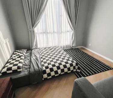 Ulu Tiram Villa | Private Pool Villa - Mount Austin, IKEA, Toppen