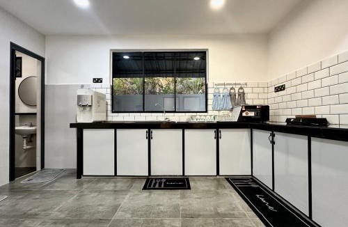 Central Seberang Perai House | The Minimalist Luxe ` 4Room 10Pax ` Bukit Mertajam