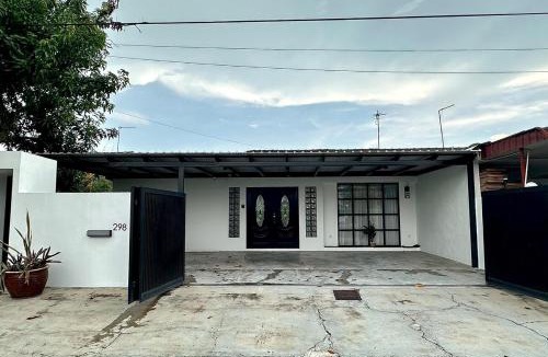 Central Seberang Perai House | The Minimalist Luxe ` 4Room 10Pax ` Bukit Mertajam