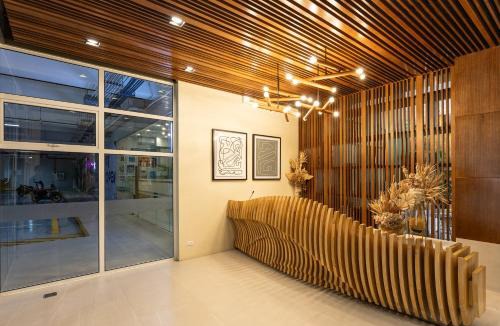 Lahug Apartment | J&G Homestay near Cebu IT Park - Gym, Pool, Sauna