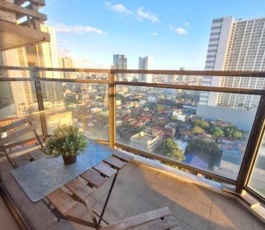 Pasay Apartment | 2BR LARGE -93sqm -12pax -PET -Free Parking -PICC,MOA,WTC,CCP