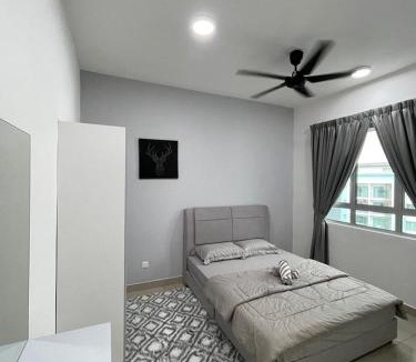 Bukit Jong Apartment | Bayu Temiang - 5pax Pool View