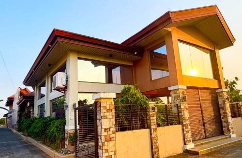 Aurora Hotel | The Constantino
