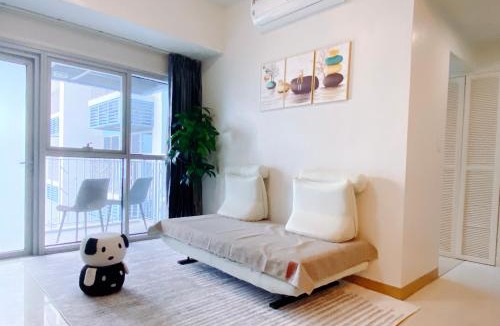 Tambo Apartment | Luxury 1,2,3Bedrooms Sunset Retreat Next to OKADA Casino,Manila Airports,MOA