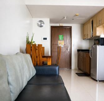 Pasay Apartment | Cozy Layover Condo 8-min Walk to Terminal 3