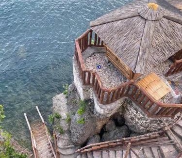 Catmon Resort | Cliff Cabanas by Hiverooms
