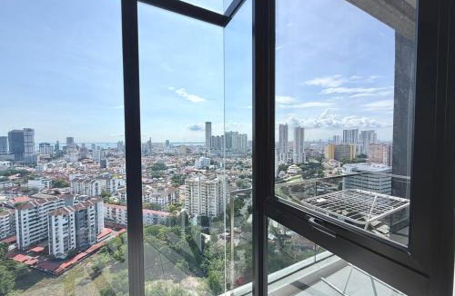 George Town Apartment | Beacon Executive Suites #Modern Chic #SkyPool #Georgetown #5pax #2BR 2bath #2Queen 1Single #Quality well maintained #Private host