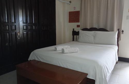 Padre Burgos Hotel | JM-RN Pensione House