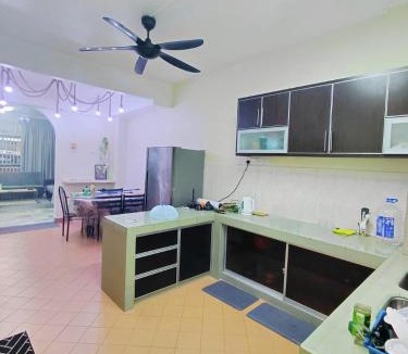 Seremban House | 6537 Homestay Seremban Senawang Musk Ventures Guest House 4R3B 12 Pax