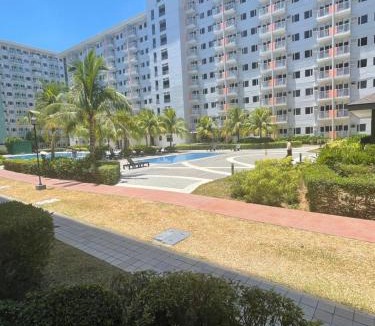 San Dionisio Hostel | Field Residences Pool View with Balcony Near Airport behind SM sucat