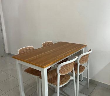 Ijok Apartment | Fatini Mus lim Homestay Puncak Alam - Close to UiTM