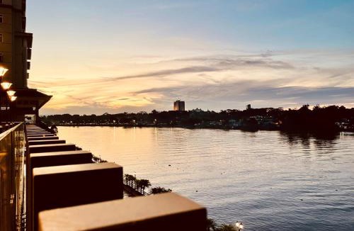 Kuching Apartment | Kuching City Center Riverine Apartment With Balcony and Nice View