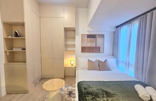 Legazpi Village Apartment | Organic Modern 1BR near Greenbelt