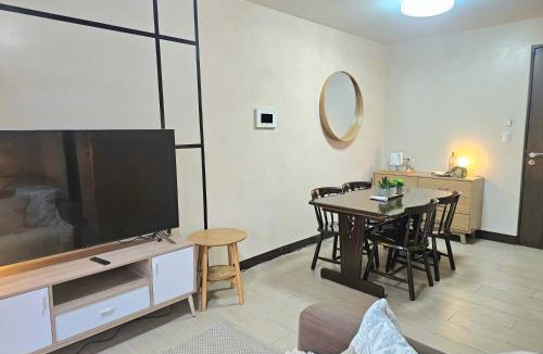 Legazpi Village Apartment | Japandi Zen 1BR Greenbelt Hamilton