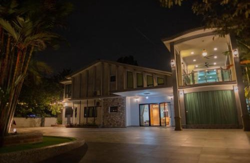 Bukit Gasing House | Private Bungalow | 15 Pax | Pool & Wedding Event