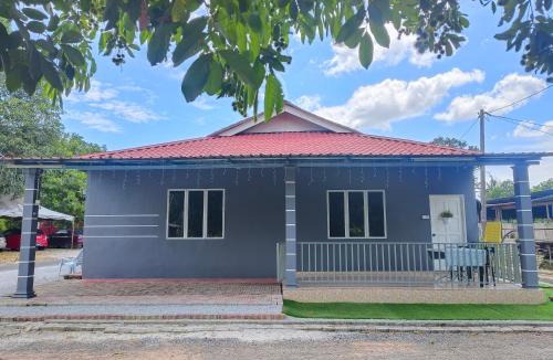 Kampung Lahar Tembun House | Rumah Inap Abang Shahrul