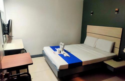 Highway Hills Hotel | Nice Hotel EDSA Crossing